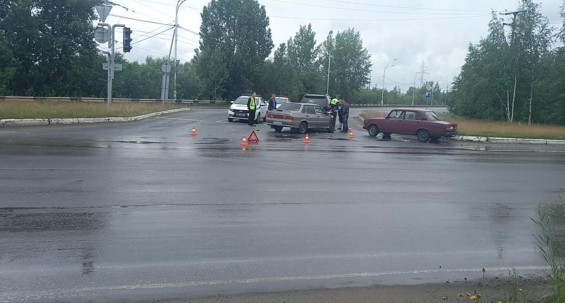 В Нижневартовске во вине пьяного водителя пострадала молодая девушка. ФОТО
