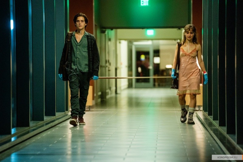 В метре друг от друга (2019)
