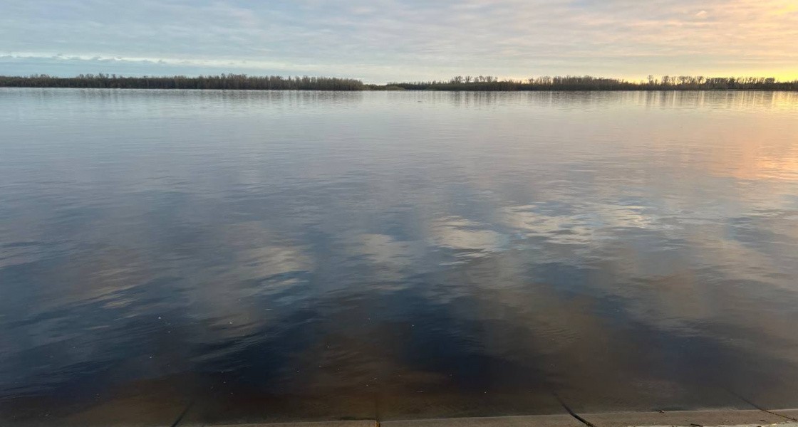 В Нижневартовске вода в Оби продолжает прибывать