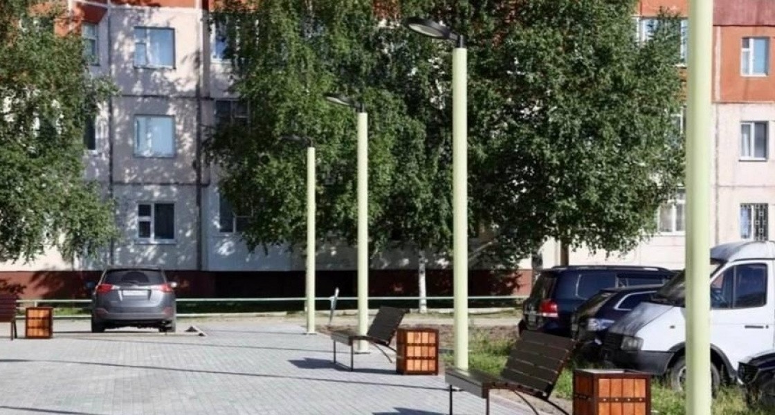В Нижневартовске завершают благоустройство новой прогулочной зоны с уникальной подсветкой