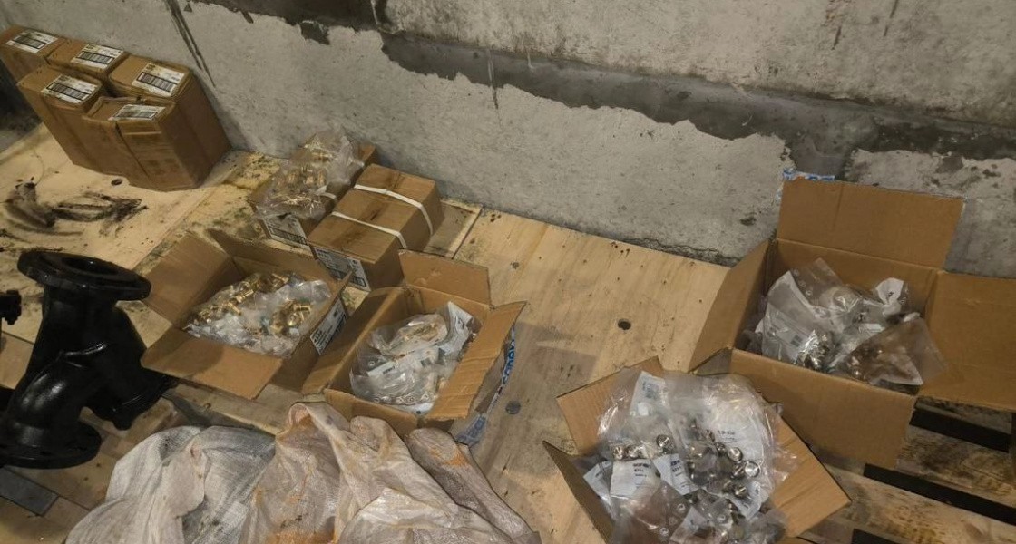 В Нижневартовске таинственный вор по ночам выносил из подвалов различные предметы