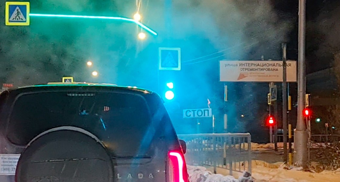После жесткого заявления директора УпоДХБ на проблемном перекрестке в Нижневартовске произошли изменения