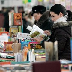 Книжная выставка «Маленькие герои в солдатских шинелях»