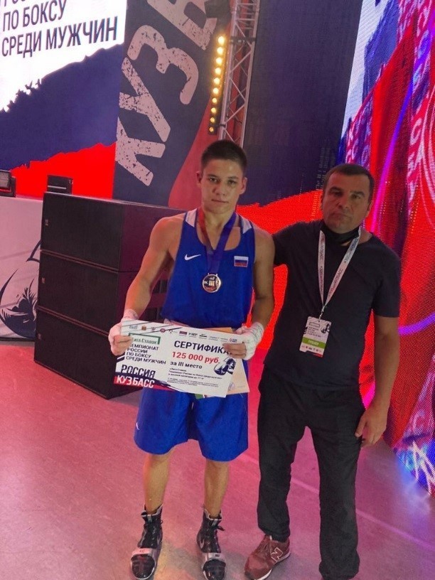 Вартовчанин стал бронзовым призером на чемпионате России по боксу