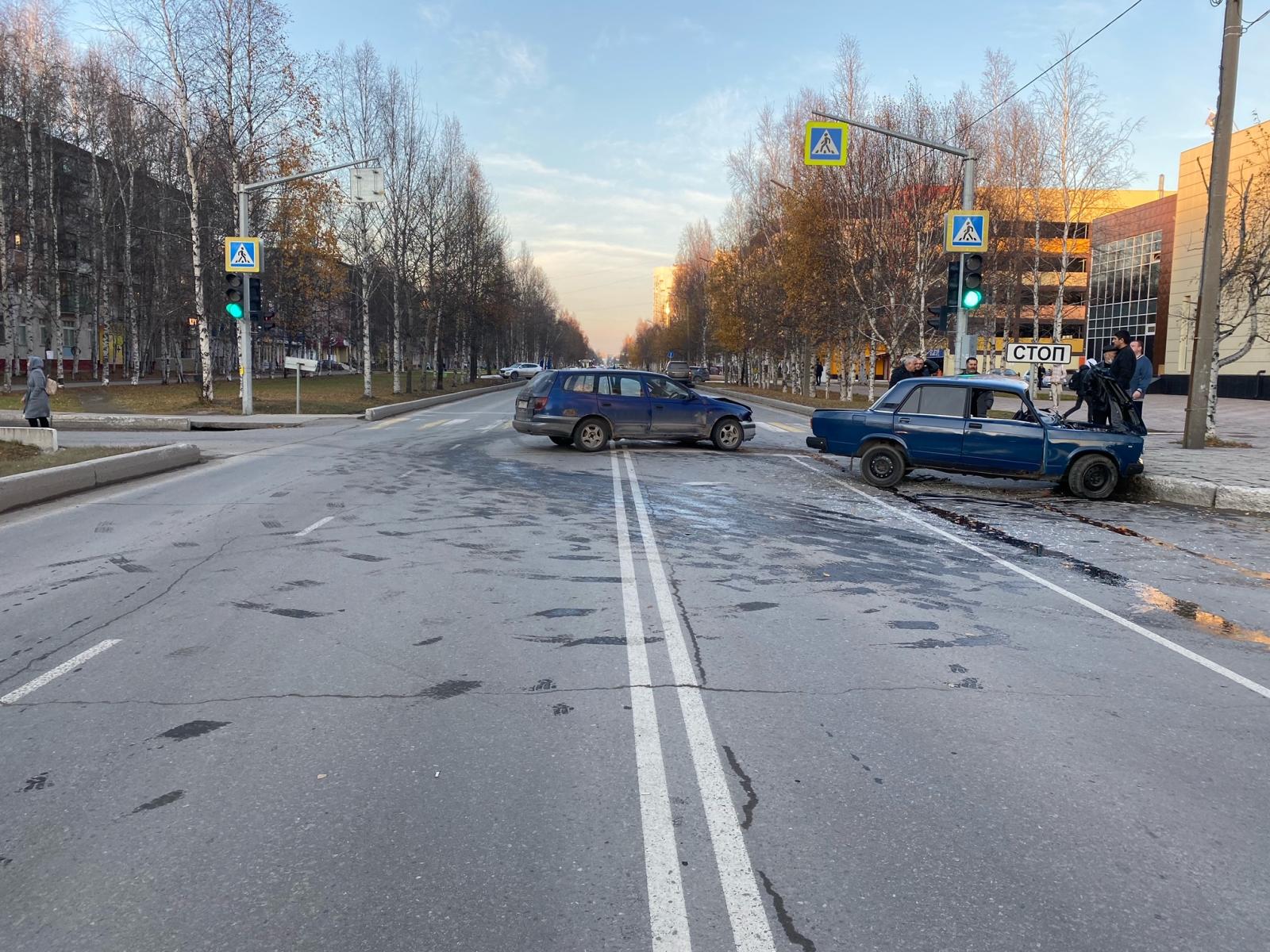 В Нижневартовске водитель без номеров устроил ДТП