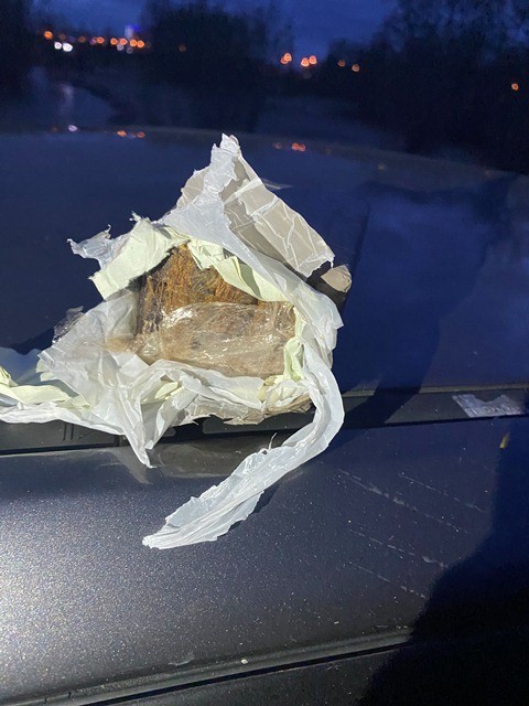 В Югре поймали двух мужчин почти с 800 граммами гашиша