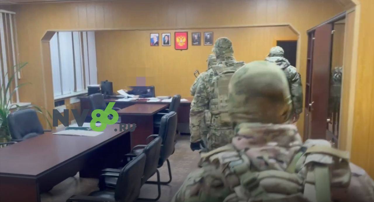 В ХМАО сотрудники ФСБ задержали начальника отдела полиции, который торговал вещдоками