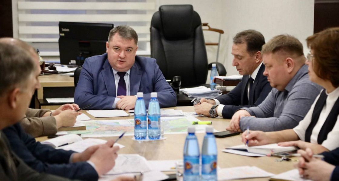 Глава Нижневартовска дал коммунальщикам неделю на то, чтобы привести город в порядок