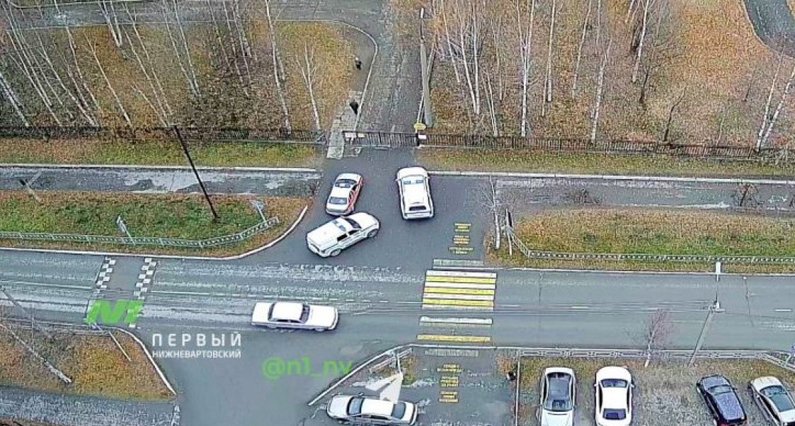 В Нижневартовске эвакуировали школу после сообщения о взрывчатке