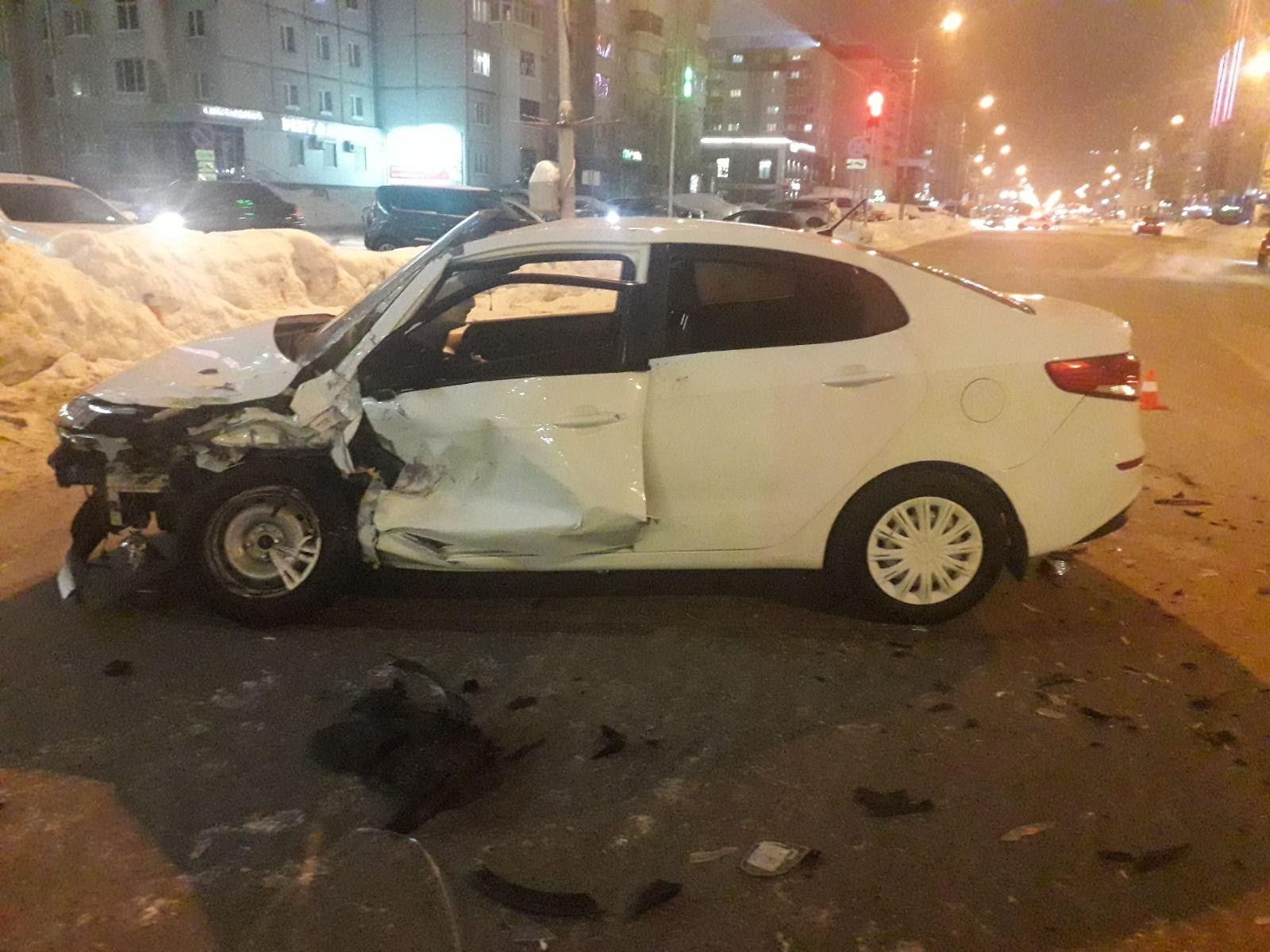 В Сургуте водитель без прав устроил ДТП. Четверо пострадали
