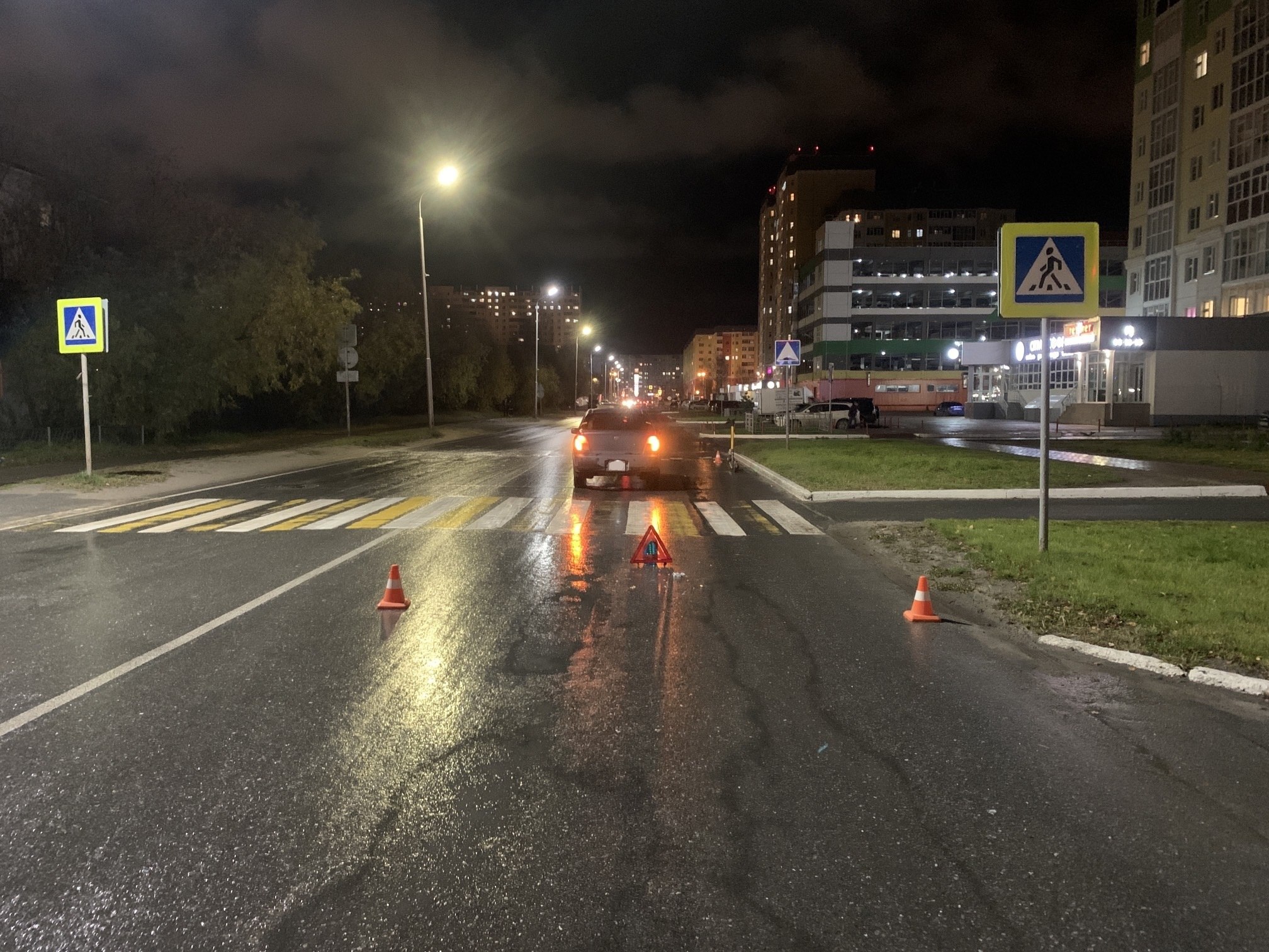 В Нижневартовске сбили подростка на электросамокате