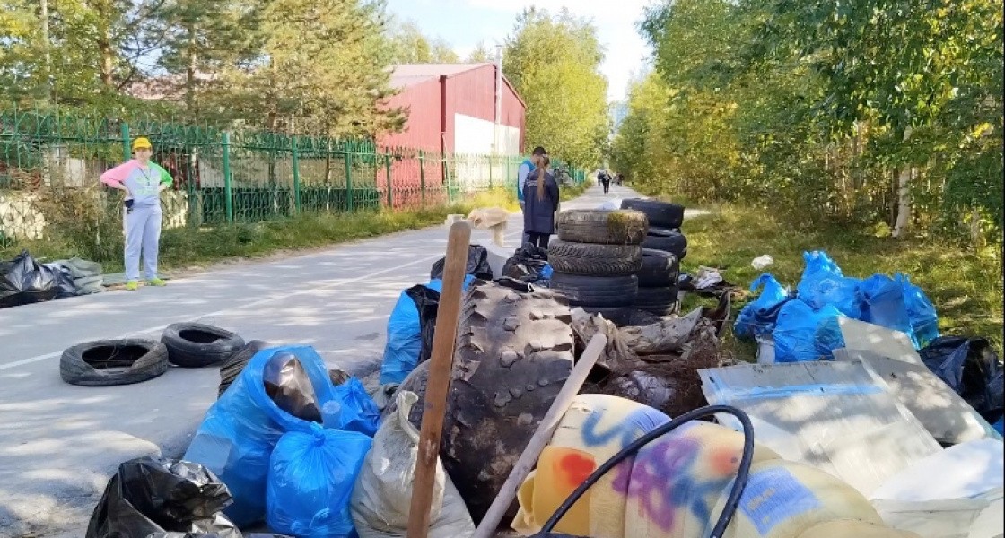 В Нижневартовске на Комсомольском озере собрали 3,2 тонны мусора