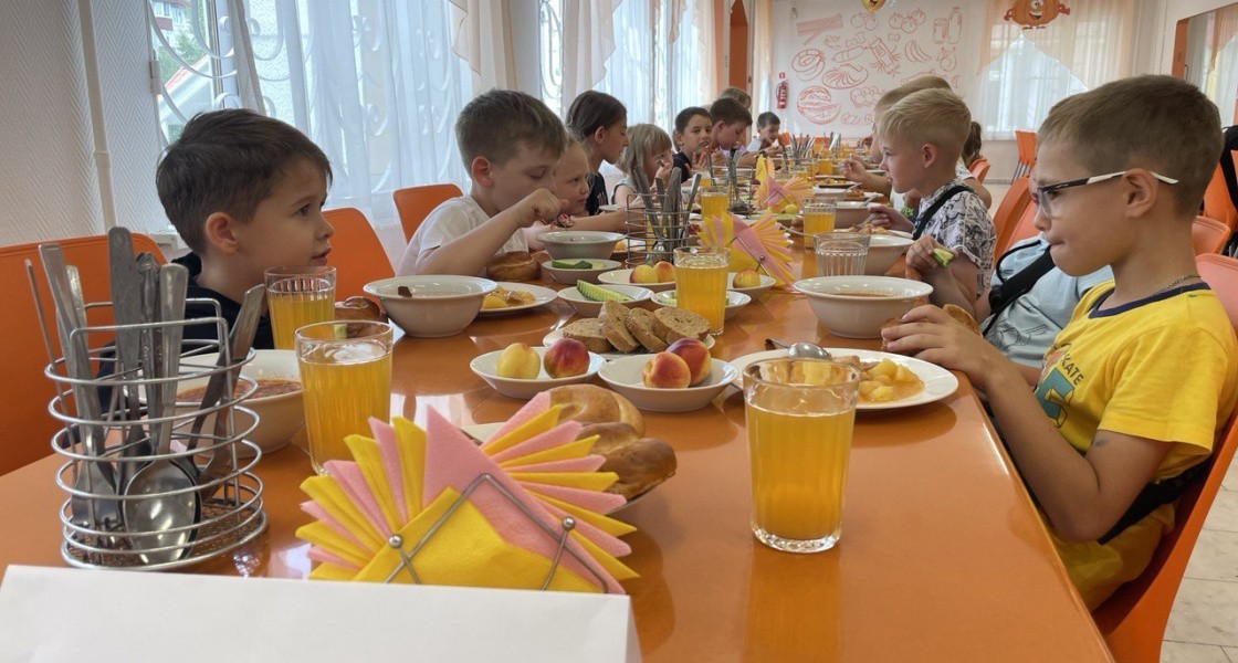 Власти Нижневартовска рассказали, как получить путевку в детский лагерь в этом году