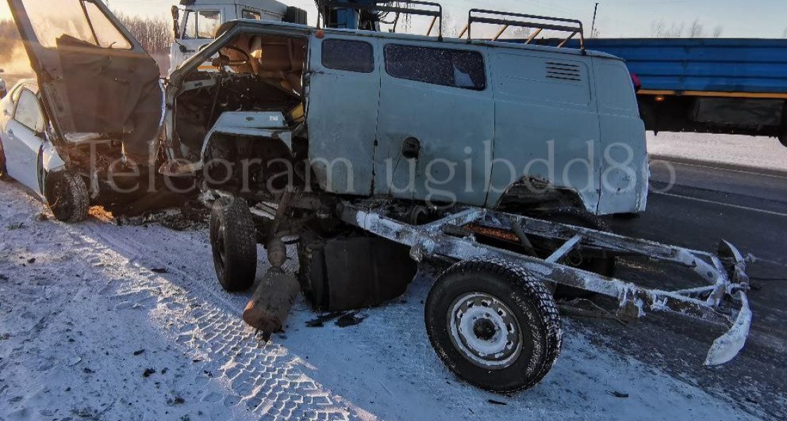 В страшном ДТП под Нижневартовском погибли 4 человека