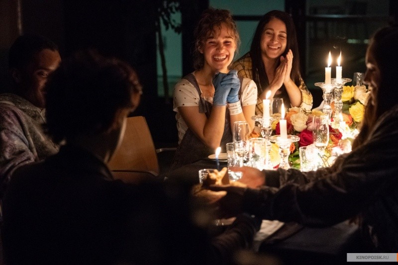 В метре друг от друга (2019)