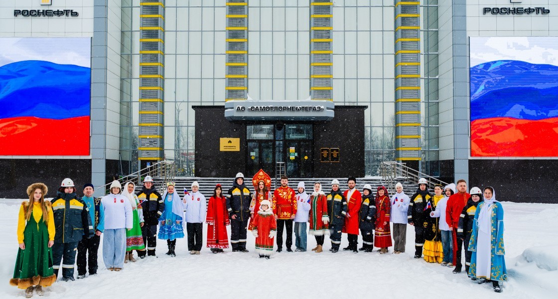 Сотрудники «Самотлорнефтегаза» провели тематическую акцию в честь Международного дня родного языка