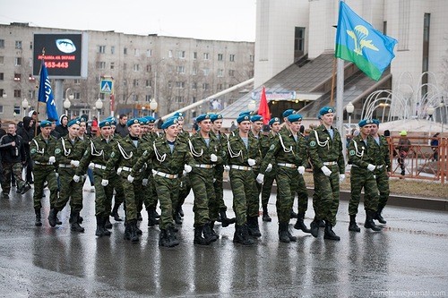 Парад Победы и праздничное шествие