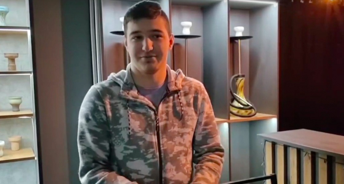В Нижневартовске в полицию обратились родители пьяных школьниц, устроивших скандал в вейп-шопе
