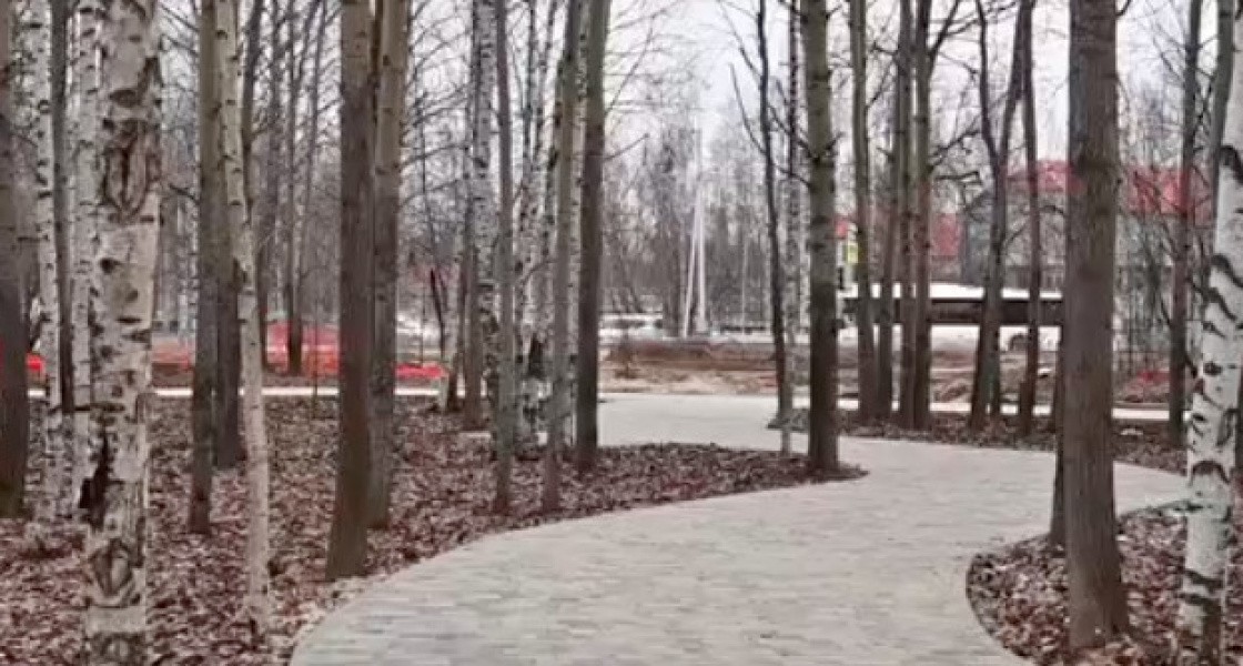 В Нижневартовске грандиозная реконструкция парка Победы продолжается, несмотря на морозы. ВИДЕО