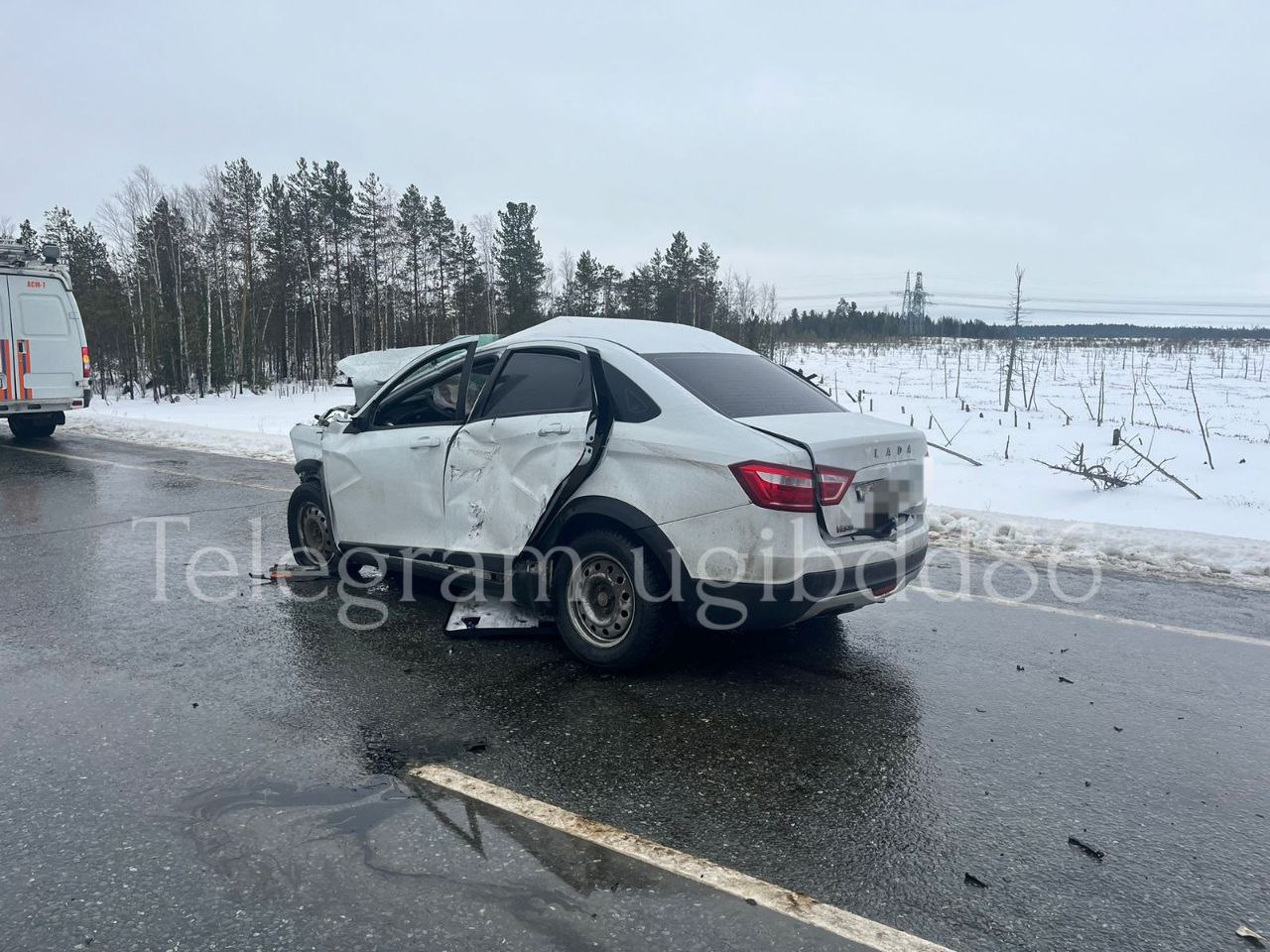 На трассе Сургут - Нижневартовск в ДТП погибли сотрудники полиции