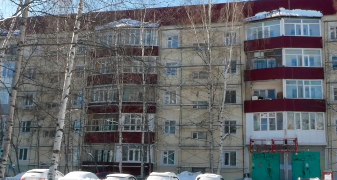 В Нижневартовске отказались от профлиста на фасадах домов. ВИДЕО