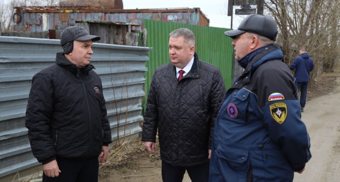 Глава Нижневартовска лично проверил готовность спасателей к паводку в районе дачных участков
