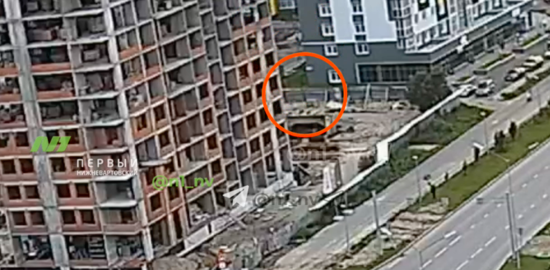 В Нижневартовске на стройке разбился насмерть рабочий