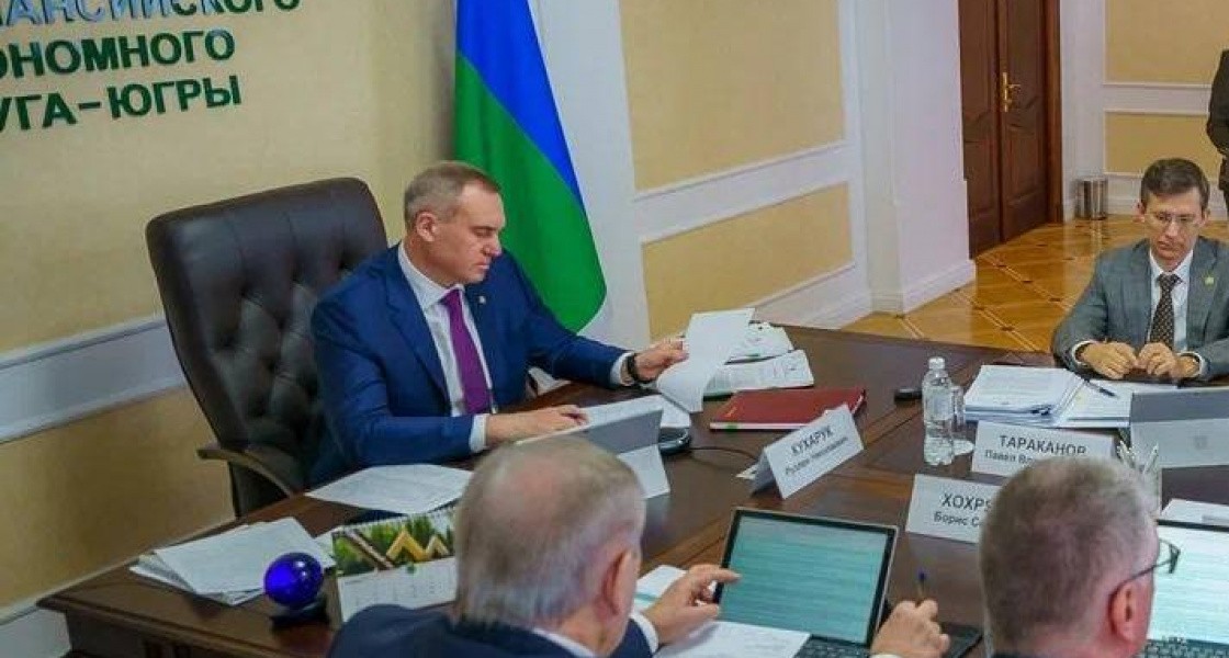 Губернатор Руслан Кухарук поручил ликвидировать дефицит продуктов в магазинах после жалоб жителей ХМАО