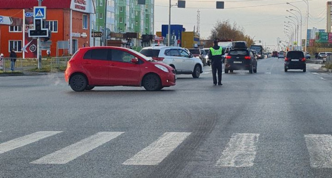 В Нижневартовске на центральной улице перестали работать светофоры