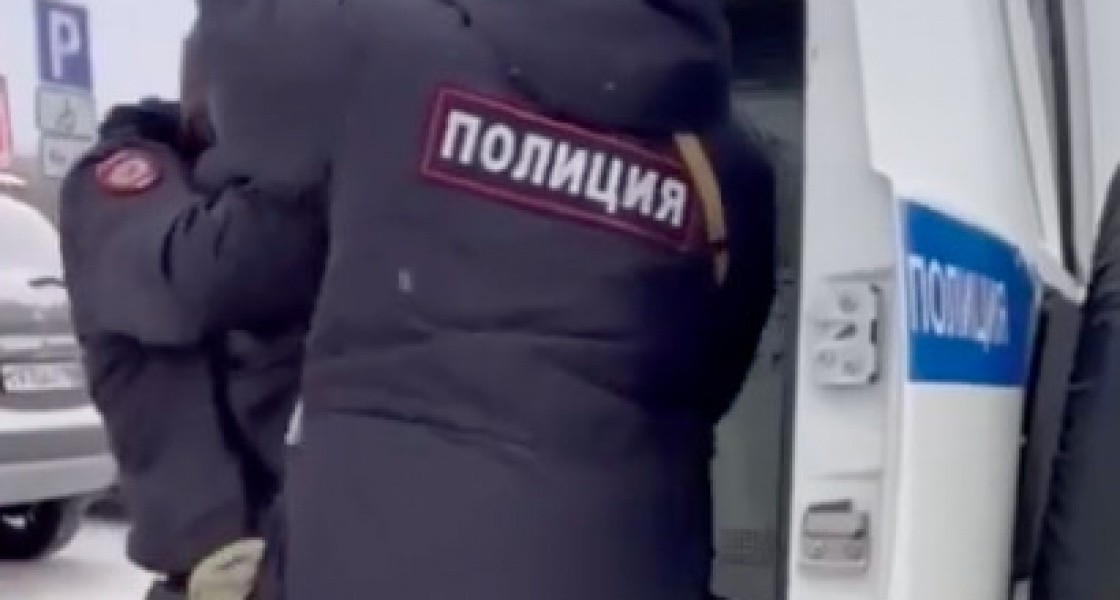 В Нижневартовске участница ДТП случайно повторила легендарный мем «Вы че, угараете?» (ВИДЕО)