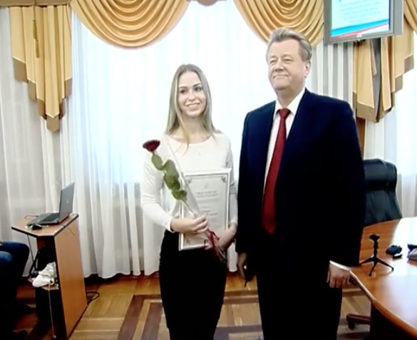 Лучшие студенты Нижневартовска получили премии главы города
