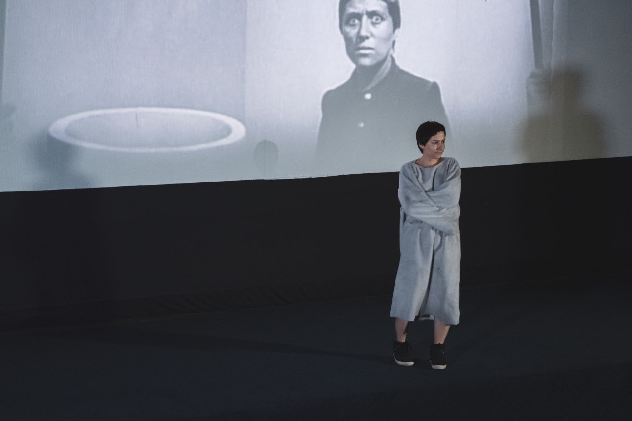 Когда я была маленькая, я любила смотреть на костер (2020)