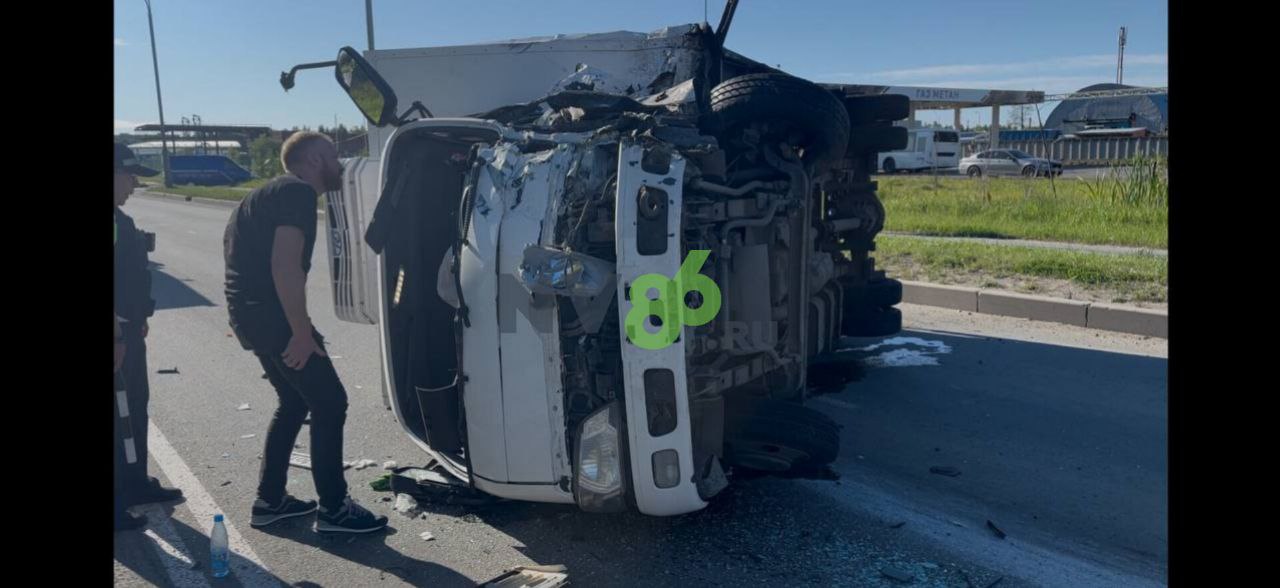 Жесткое ДТП парализовало движение на въезде в Нижневартовск