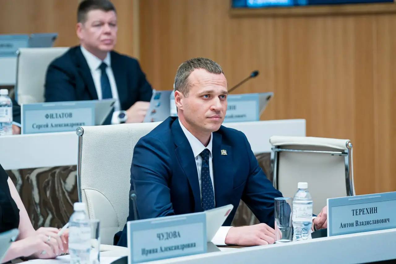 В ХМАО утвердили выплаты для пар-долгожителей и упростили получение статуса многодетной семьи