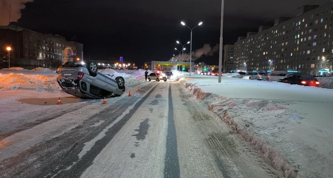 В Нижневартовске в ДТП с перевертышем пострадала молодая женщина