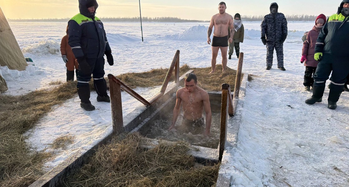 В Нижневартовске отмечают Крещение Господне