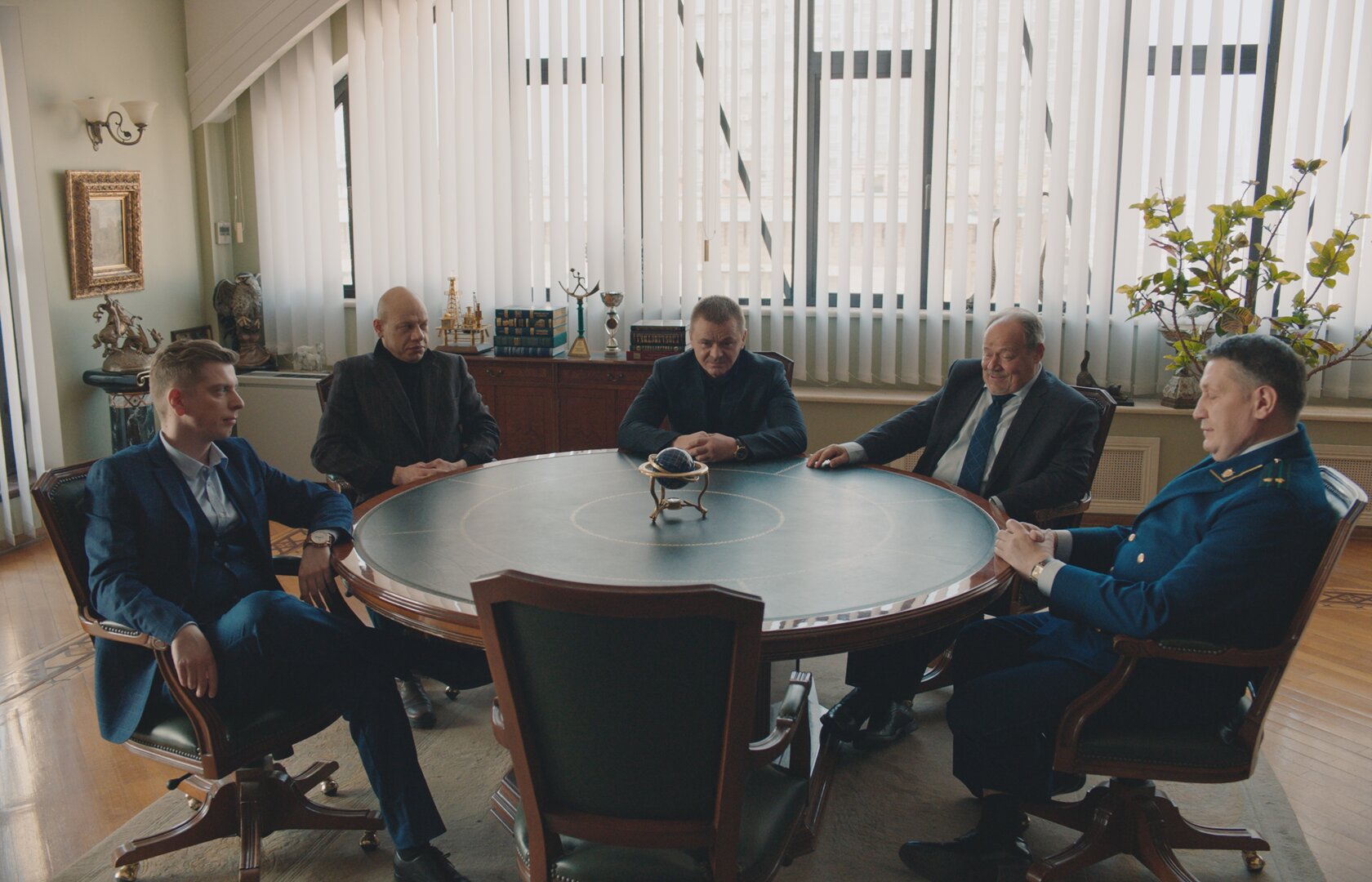 Проклятый чиновник (2021)