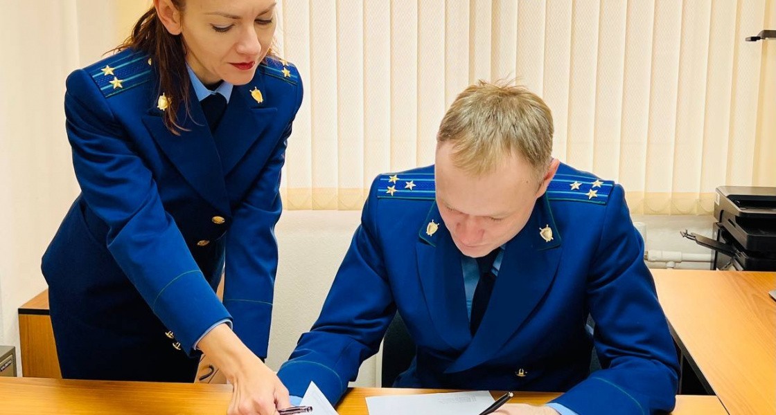 В ХМАО уволили чиновников, которые не сообщили о предложенных им взятках