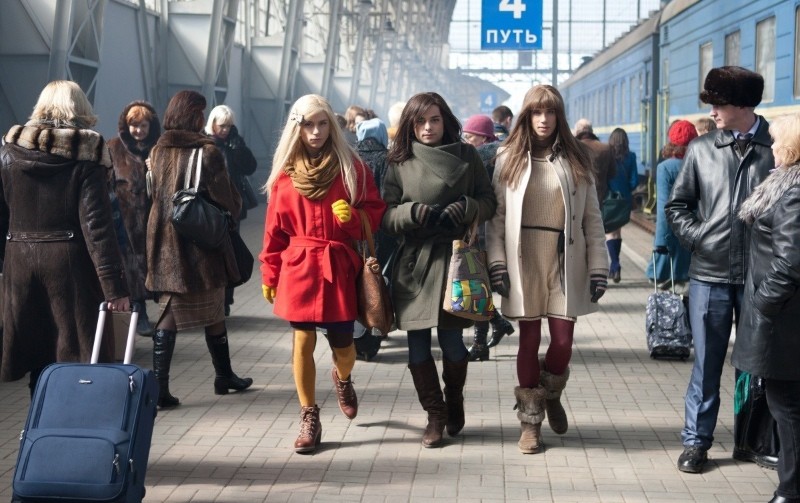 В спорте только девушки (2013)