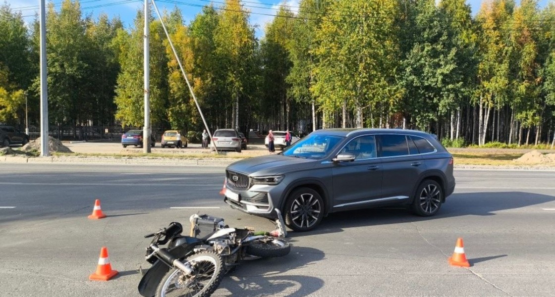 В Нижневартовске пенсионер на байке пострадал в ДТП