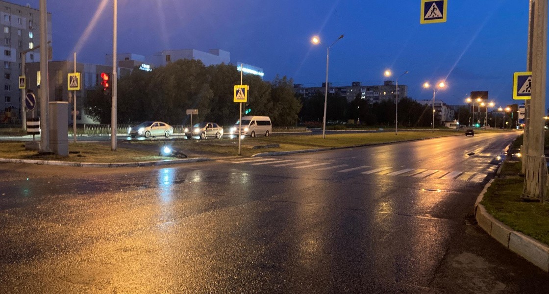В Нижневартовске подросток на питбайке устроил ДТП с пострадавшими