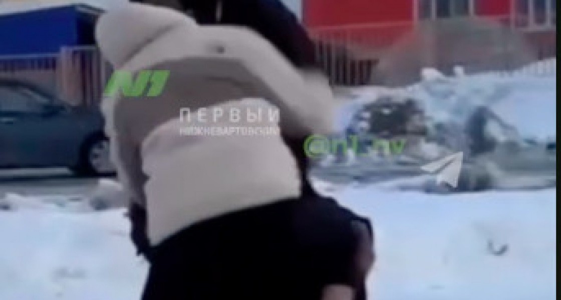 В Нижневартовске школьницу жестоко избили и сняли это на видео