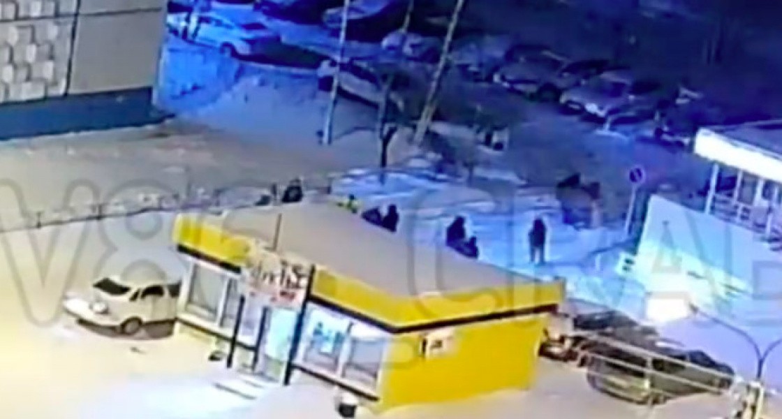 Стали известны подробности массовой драки у УФМС в Нижневартовске