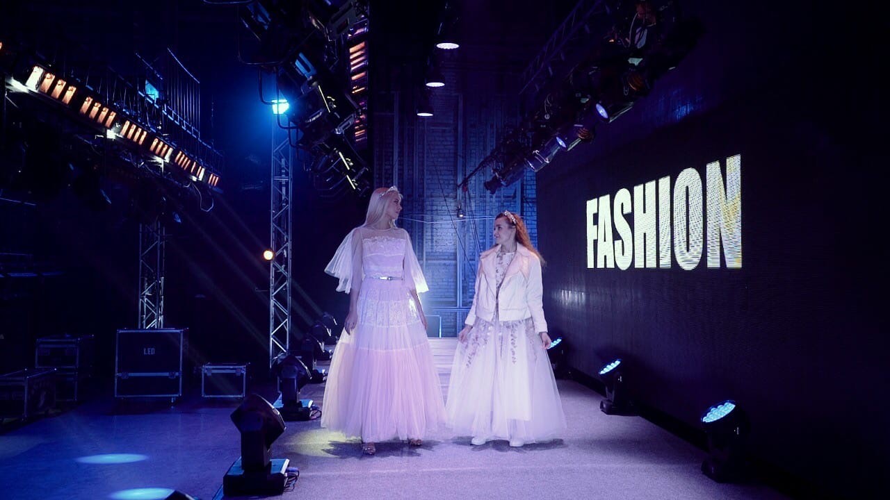 Югорчан пригласили на онлайн-премьеру фильма «FashionШоу.За кадром». Его снимали в Нижневартовске