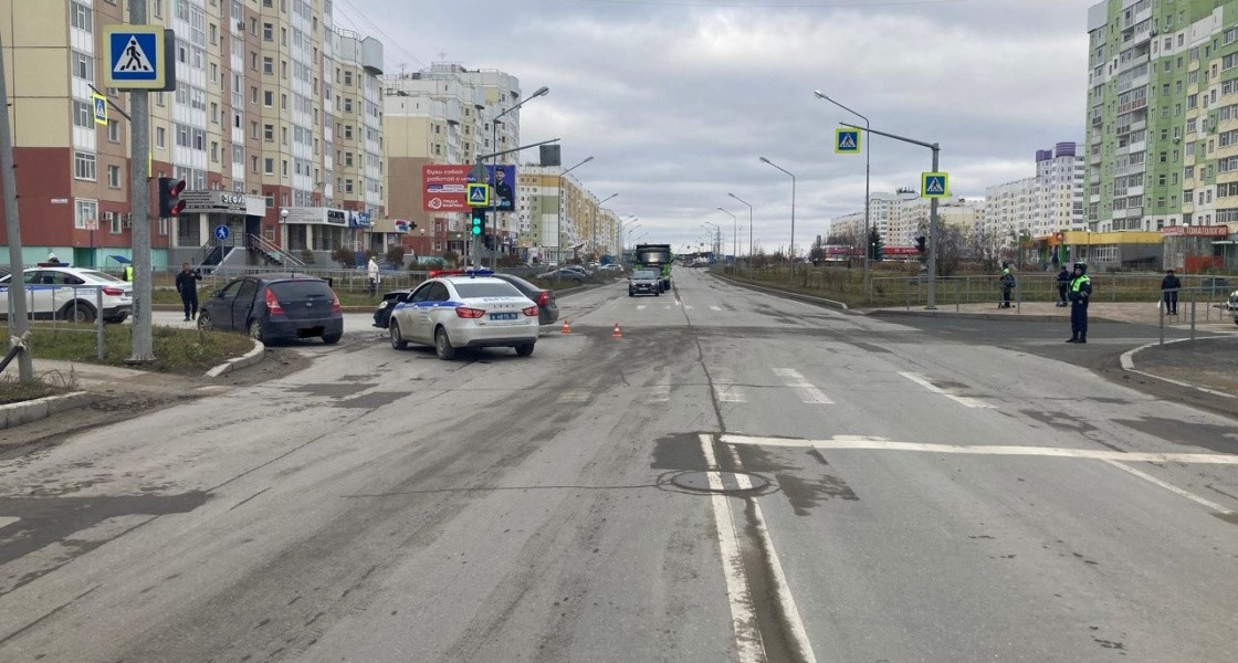 В Нижневартовске в результате жесткого столкновения пострадали трое человек