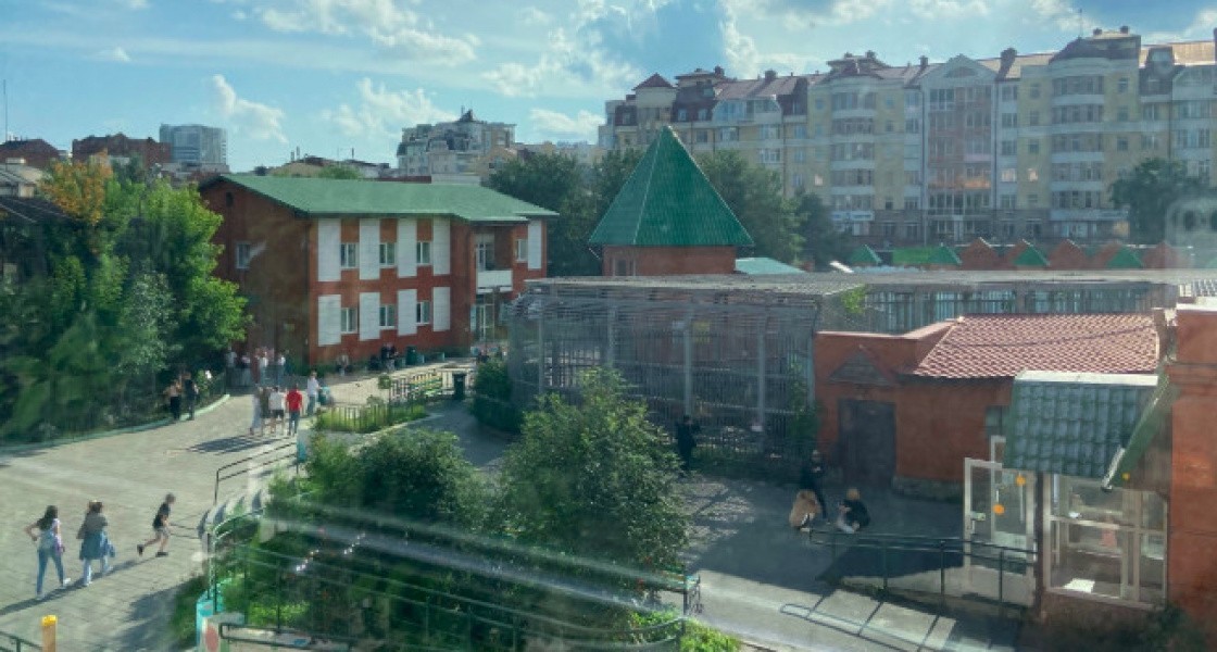 Житель Нижневартовска судится с зоопарком Екатеринбурга из-за неровной дорожки