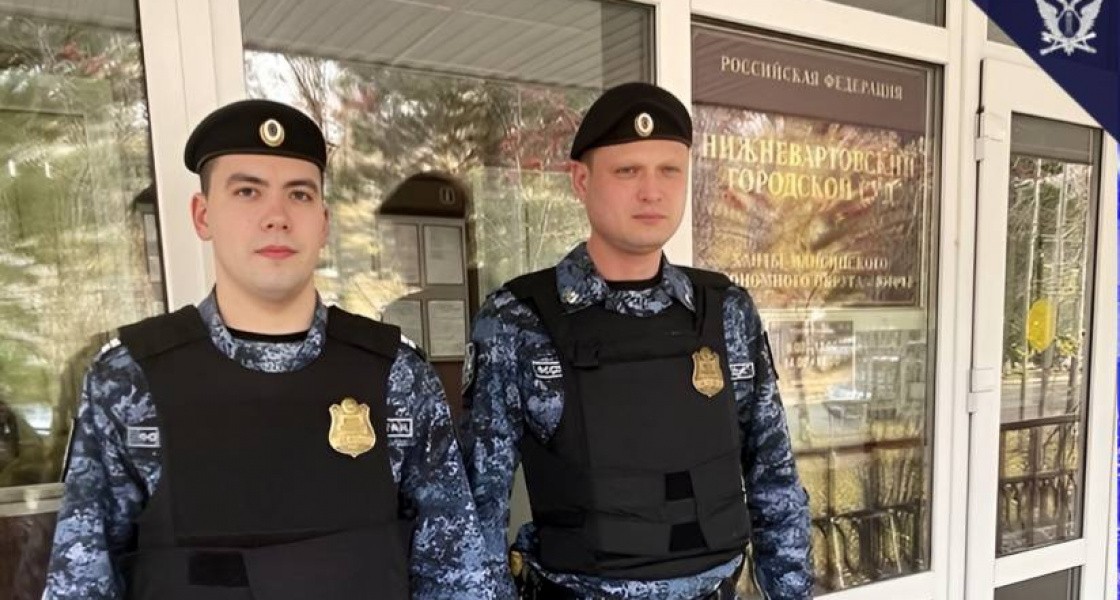 В Нижневартовске судебные приставы спасли жизнь пассажиру автобуса