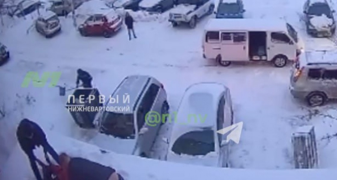 В Нижневартовске на крыше обнаружили труп мужчины