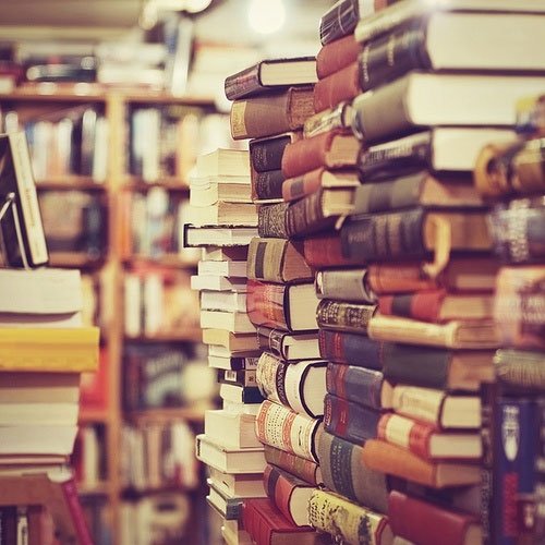 Книжная выставка «Через века, через го- да — помните!» Книжная выставка «Через века, через го- да — помните!»