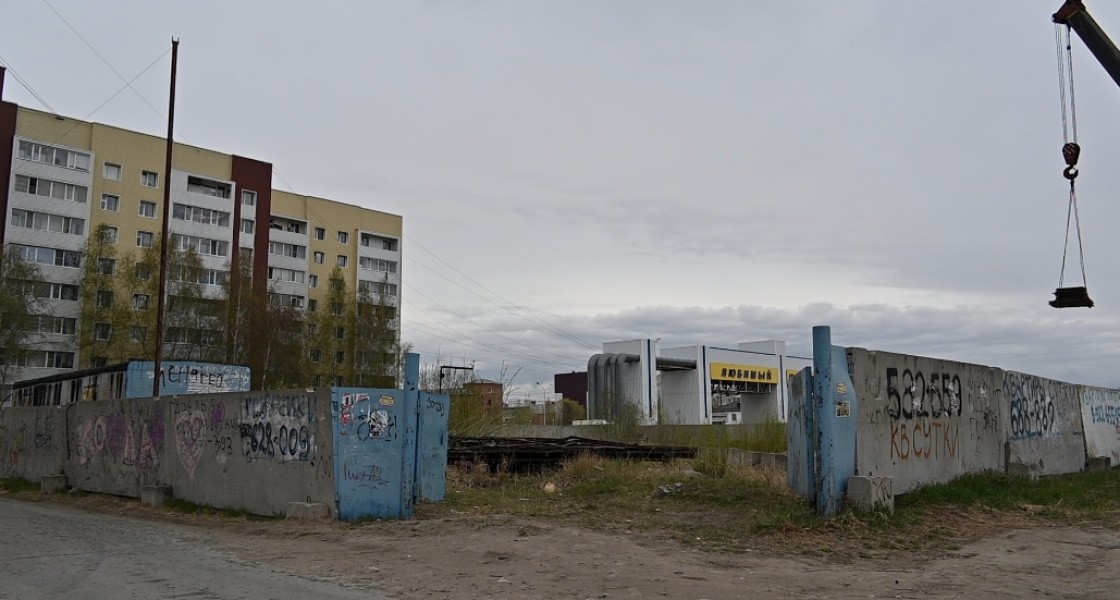 В Нижневартовске избавляются от легендарного недостроя
